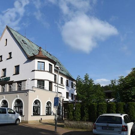 Hotel U Jezírka Liberec Exterior foto