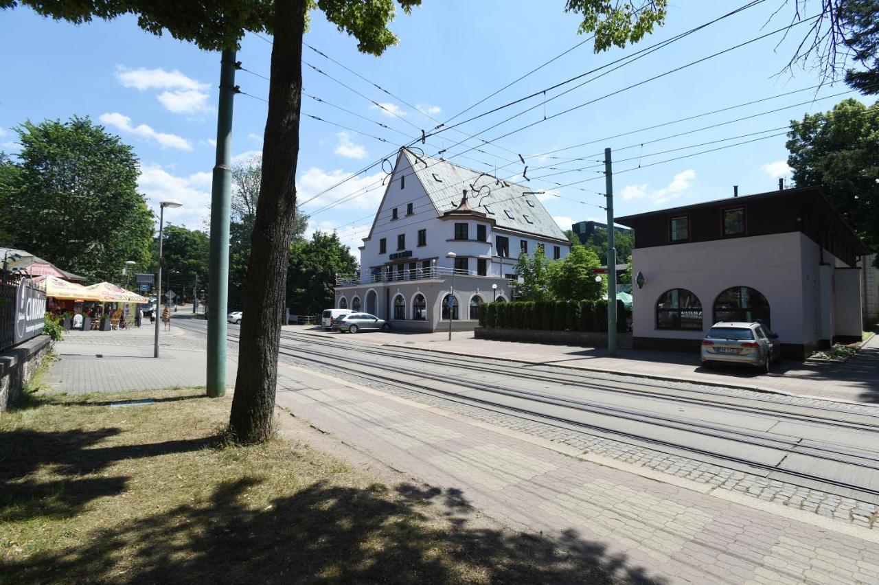 Hotel U Jezírka Liberec Exterior foto