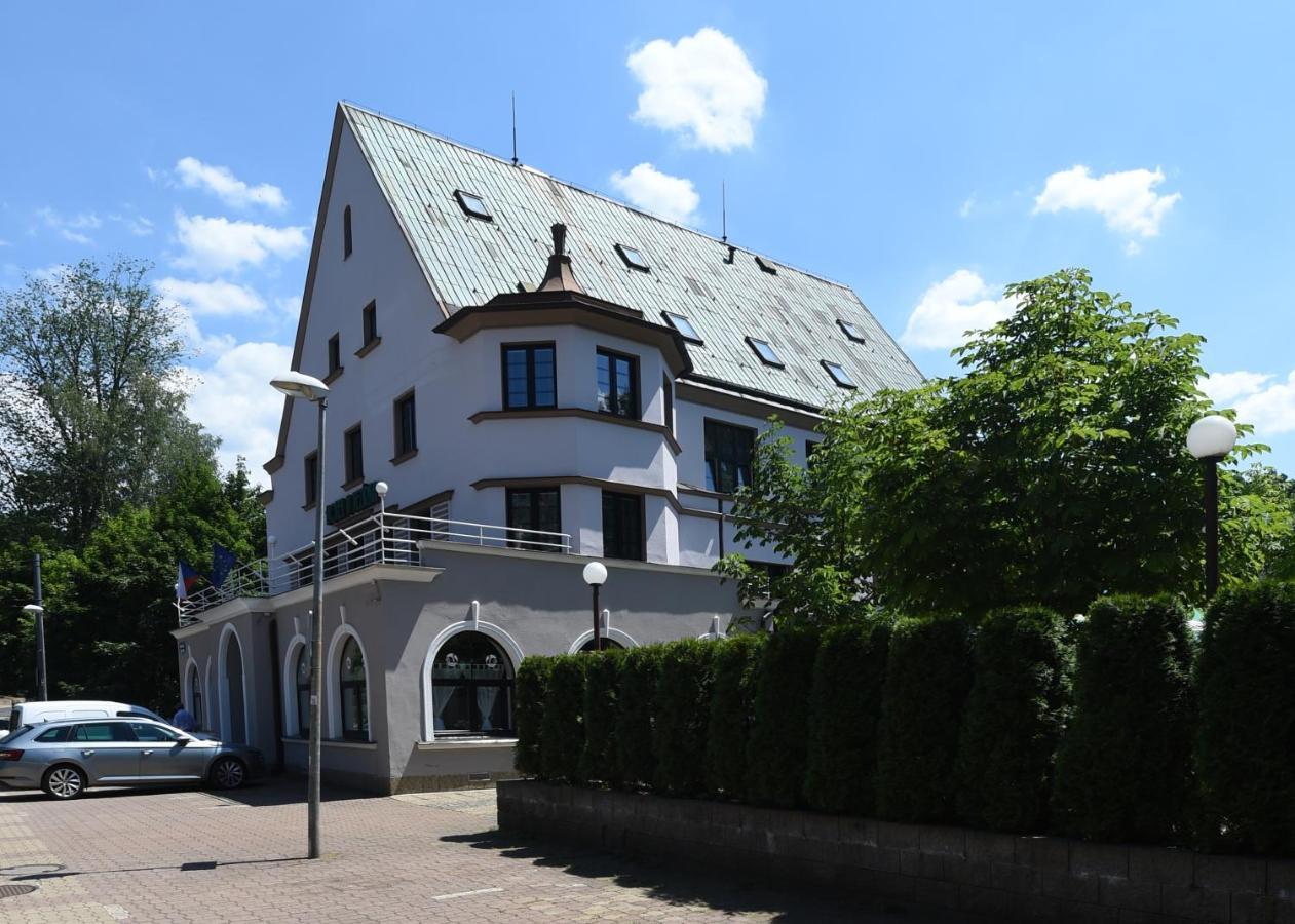 Hotel U Jezírka Liberec Exterior foto
