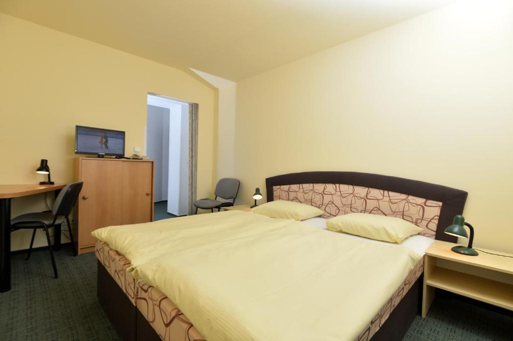 Hotel U Jezírka Liberec Habitación foto